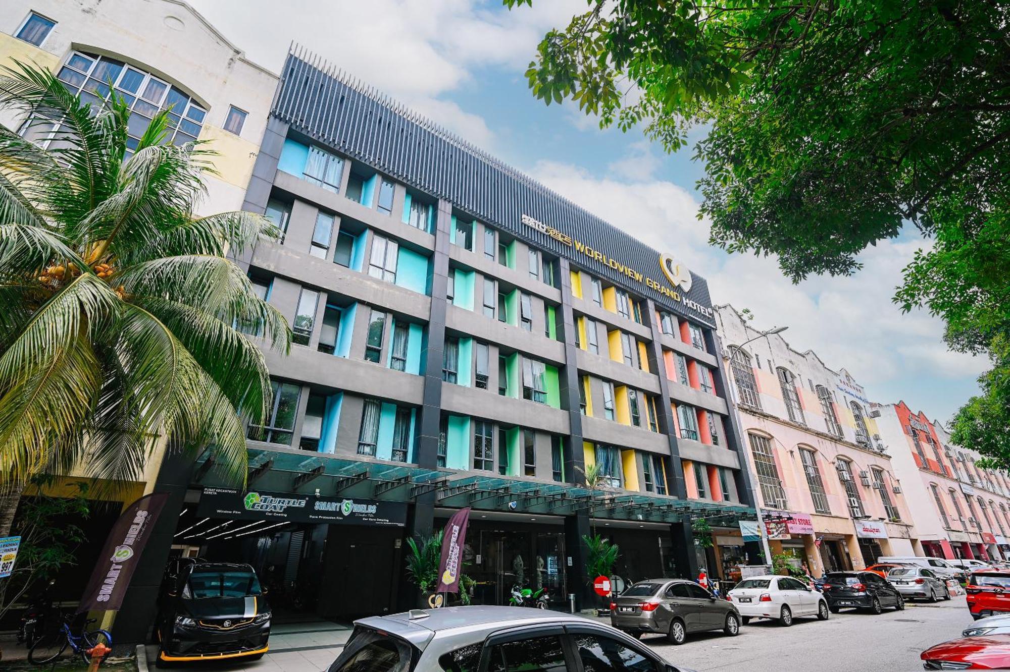 Swing & Pillows - Tar Umt Setapak — Photos 1